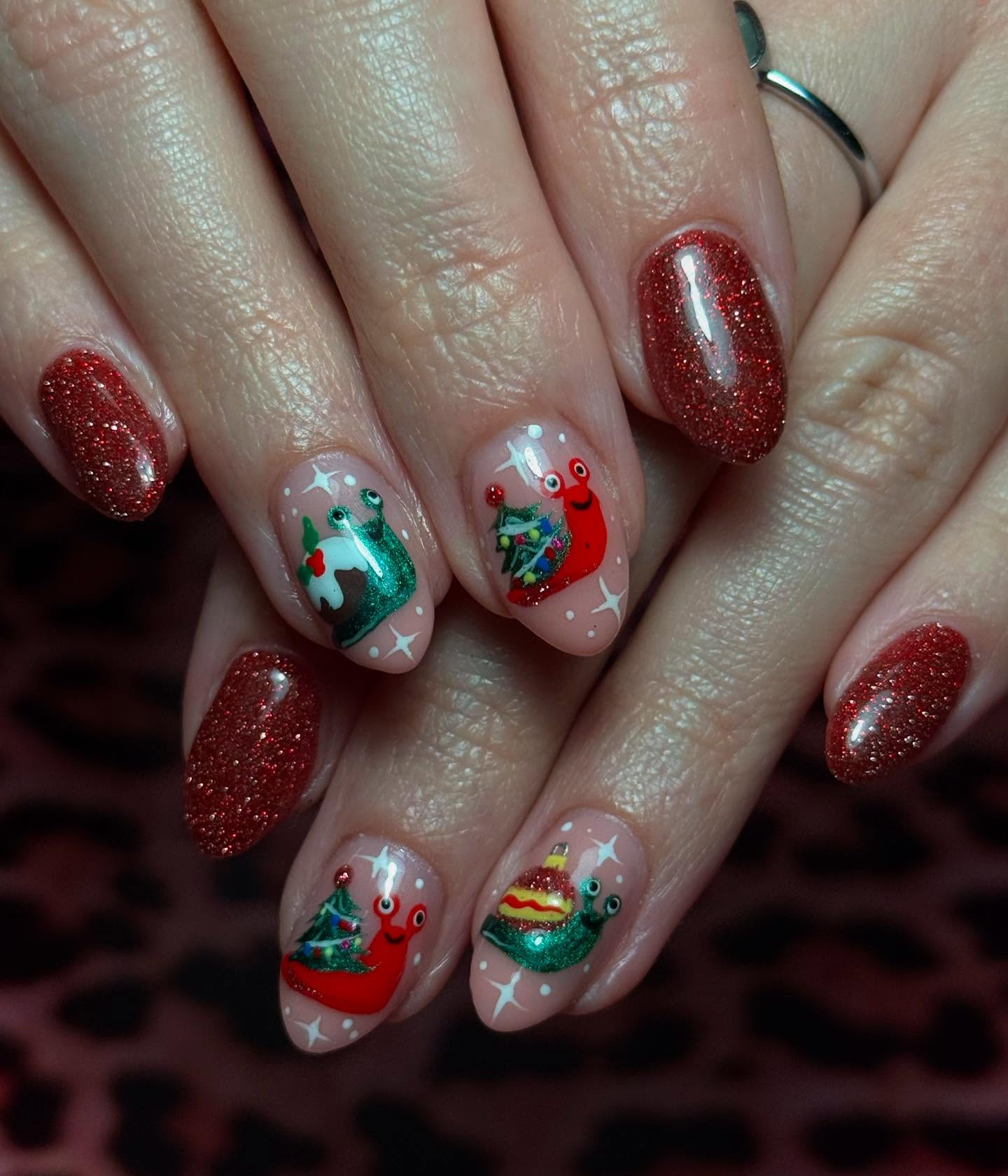 Christmas Snail Character Glitter Nails