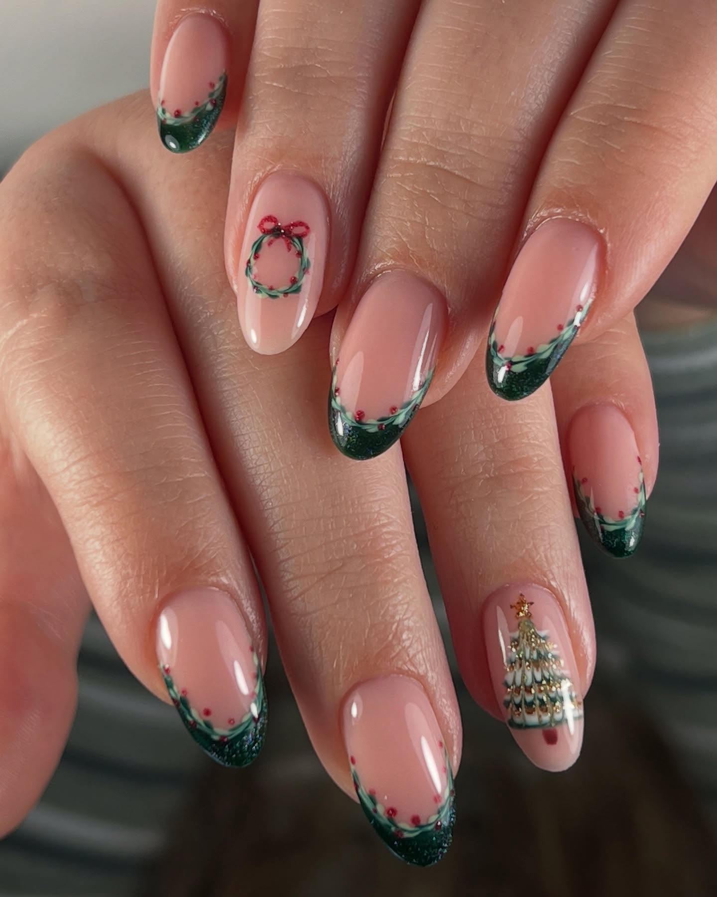 Christmas Wreath French Tip Oval Nails