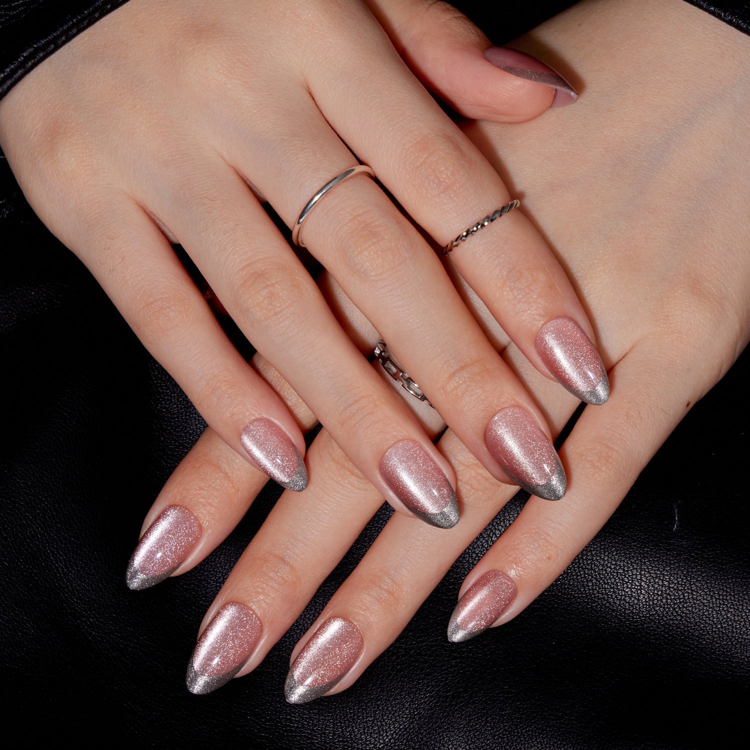 Medium Almond Rose Gold Base Silver Chrome Tips, Opaque Finish Medium Almond Rose Gold Base Silver Chrome Tips, Opaque Finish — Chrome French Tip Nails