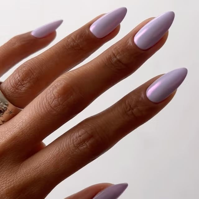 Milky Lavender Iridescent Chrome Nails Milky Lavender Iridescent Chrome Nails — Chrome Nails Colors