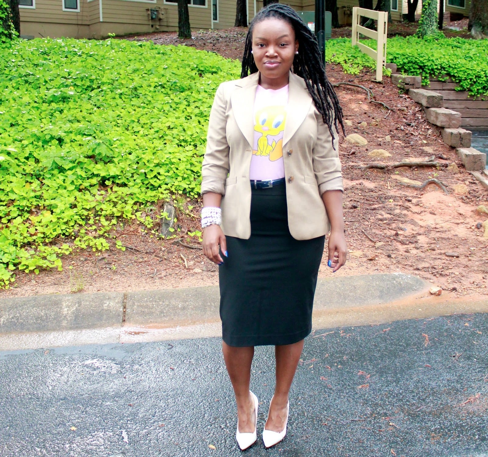Beige blazer over graphic t-shirt and black pencil skirt Beige blazer over graphic t-shirt and black pencil skirt — Church Outfits Black Women