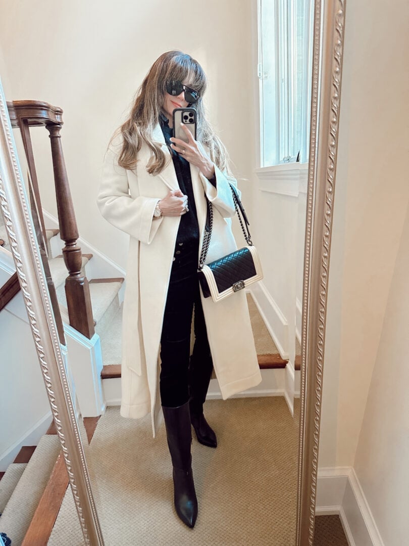 Cream long coat over black turtleneck and velvet trousers Cream long coat over black turtleneck and velvet trousers — Classy Outfits