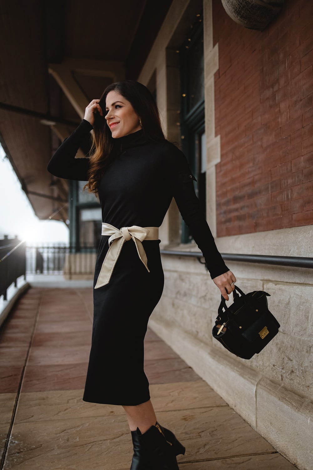 Black midi dress with oversized bow belt Black midi dress with oversized bow belt — Classy Outfits