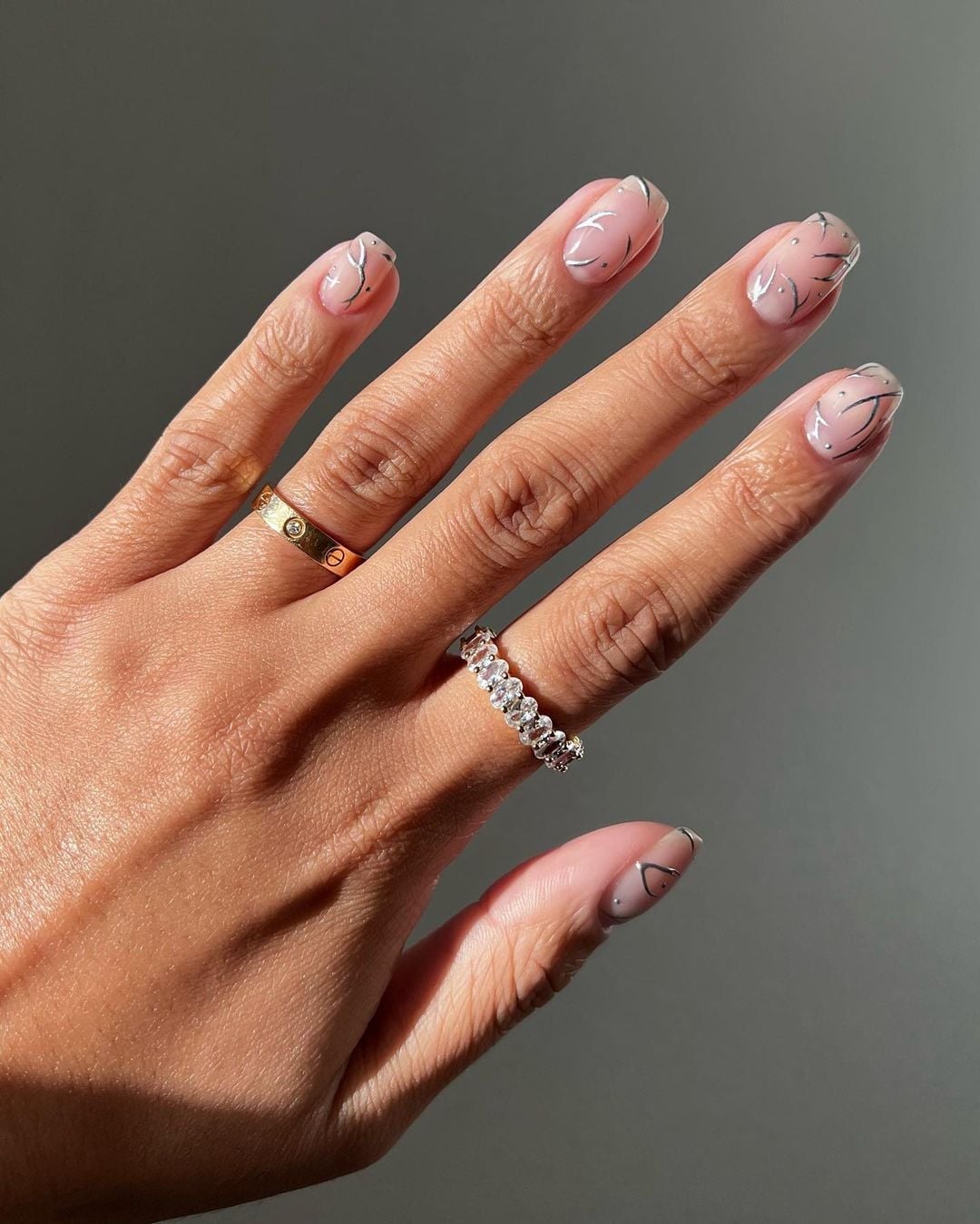 Sheer Nude Short Oval Silver Line Art Sheer Nude Short Oval Silver Line Art — Clean Girl Nails