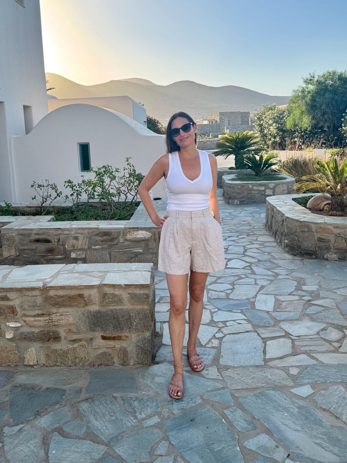 White Tank Top with Beige Linen Shorts White Tank Top with Beige Linen Shorts — Clean Girl Outfits