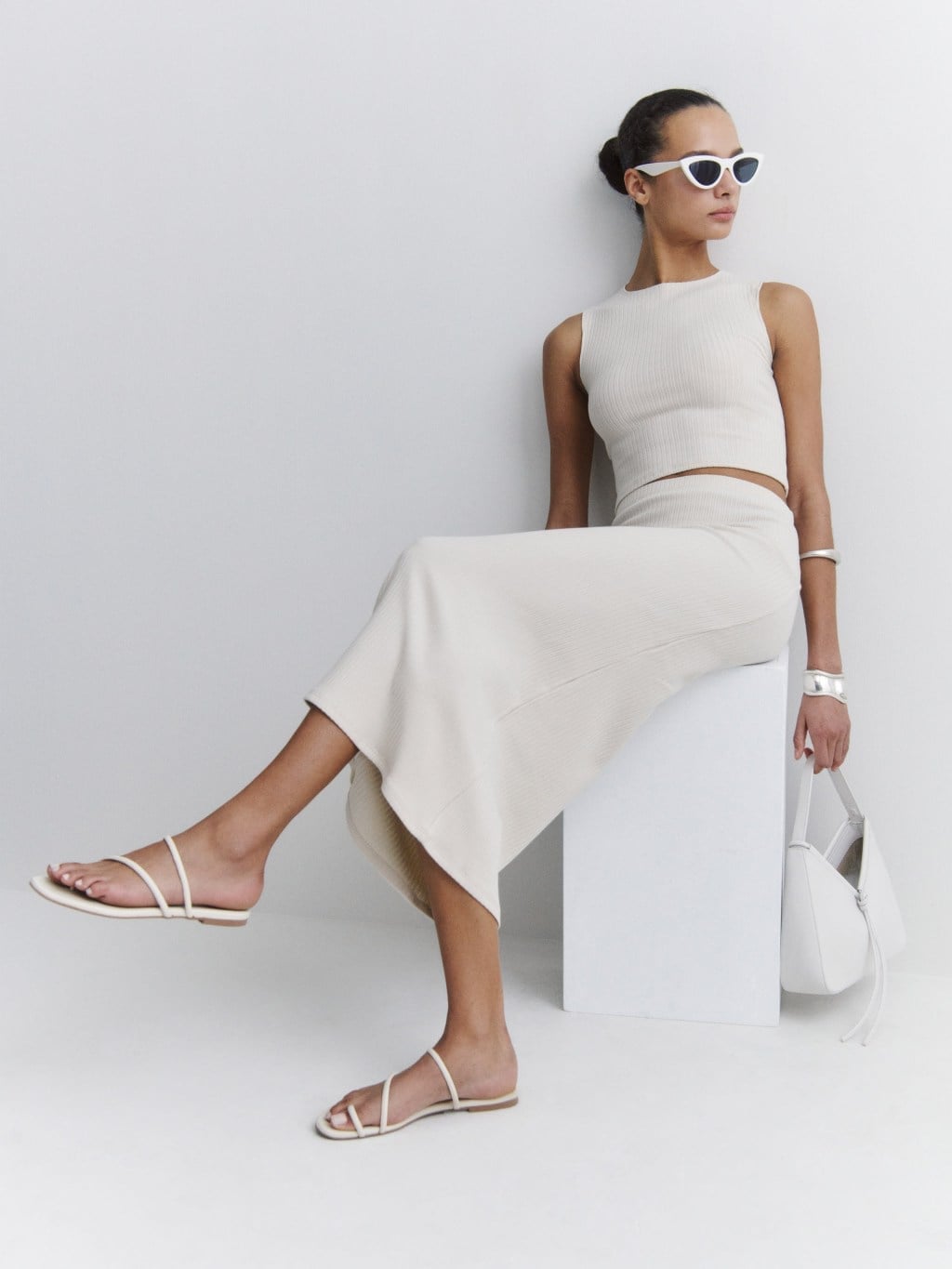Cream Ribbed Knit Co-ord Set with White Accessories Cream Ribbed Knit Co-ord Set with White Accessories — Clean Girl Outfits