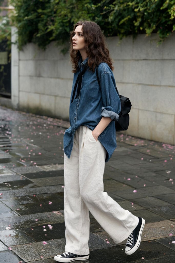 Oversized denim shirt with linen trousers Oversized denim shirt with linen trousers — College Outfits