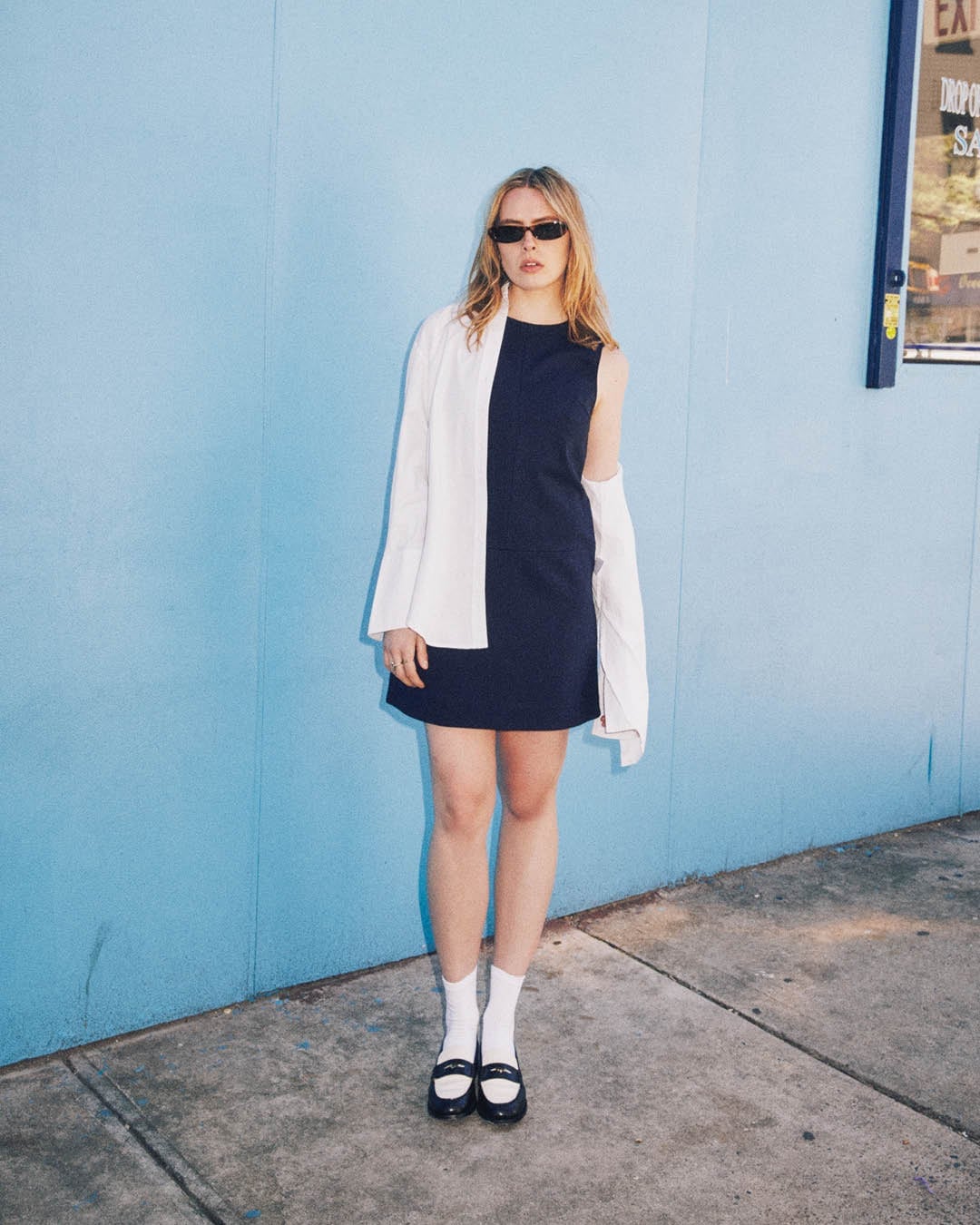 Navy Dress With Detached White Sleeves Navy Dress With Detached White Sleeves — Color Combinations Outfit