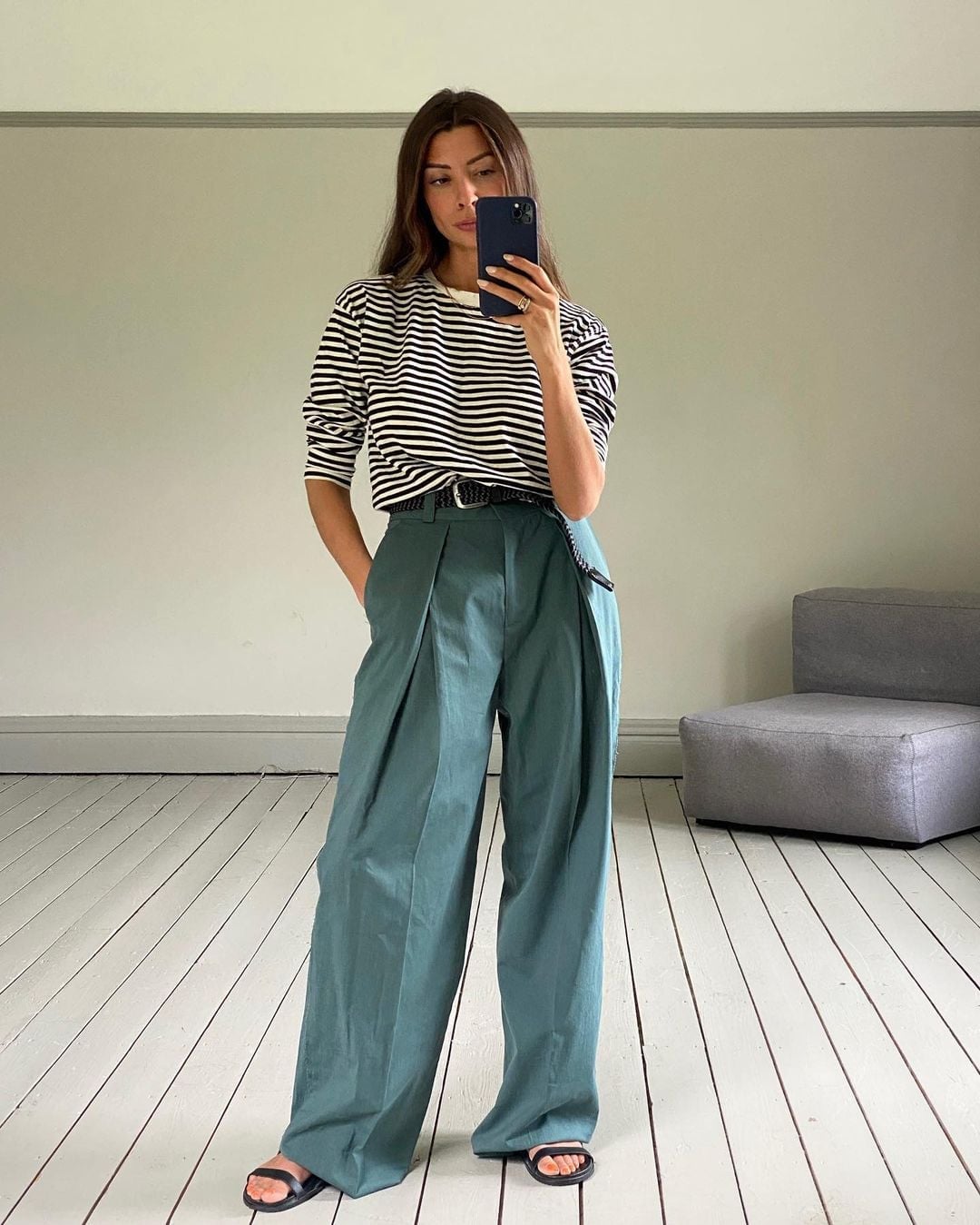 Wide-leg teal trousers add a pop of color Wide-leg teal trousers add a pop of color — Comfy Outfits