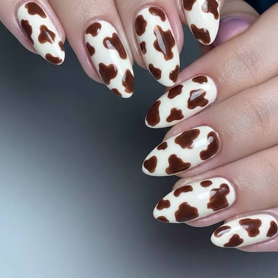 White And Brown Cow Print Coffin Nails White And Brown Cow Print Coffin Nails — Concert Nails