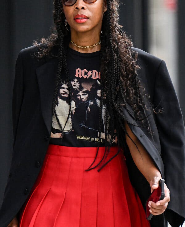 Band T-Shirt With Pleated Skirt And Blazer Band T-Shirt With Pleated Skirt And Blazer — Concert Outfits Black Women