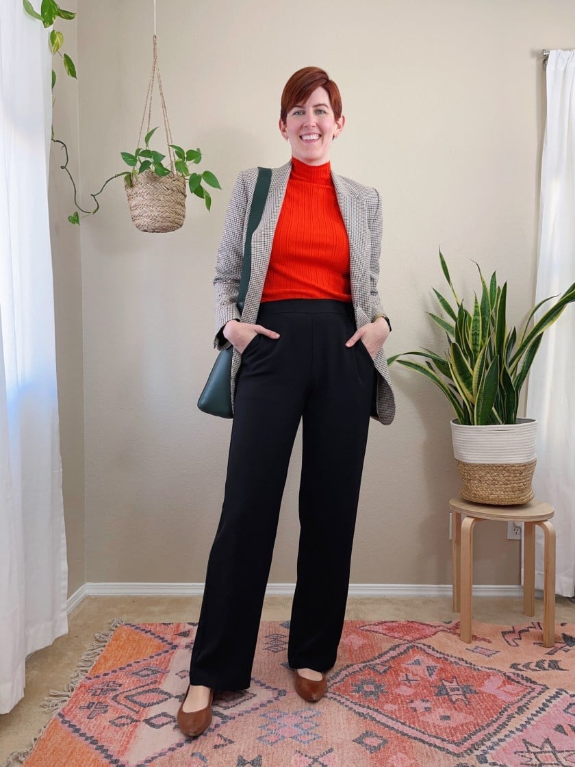 Houndstooth blazer with orange turtleneck for conference Houndstooth blazer with orange turtleneck for conference — Conference Outfits