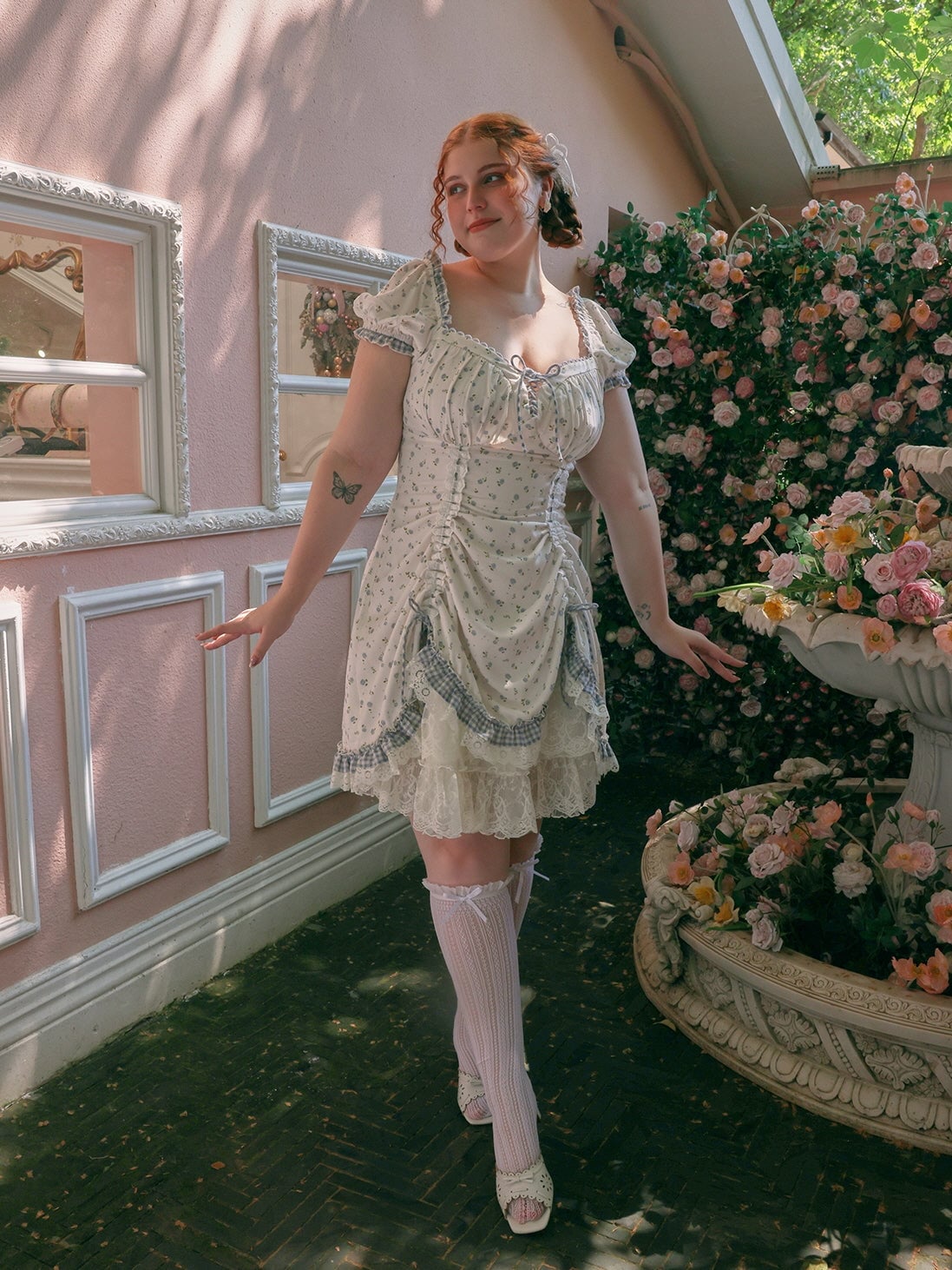 White floral dress with ruched bodice and tiered skirt White floral dress with ruched bodice and tiered skirt — Coquette Outfits