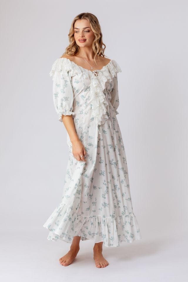 White cotton dress with blue floral print and ruffles White cotton dress with blue floral print and ruffles — Coquette Outfits