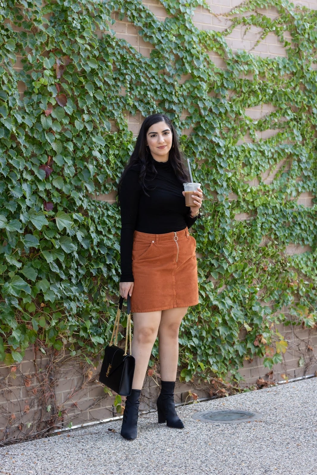 Orange Corduroy Mini Skirt With Mock Neck Top and Black Boots Orange Corduroy Mini Skirt With Mock Neck Top and Black Boots — Corduroy Skirt Outfit