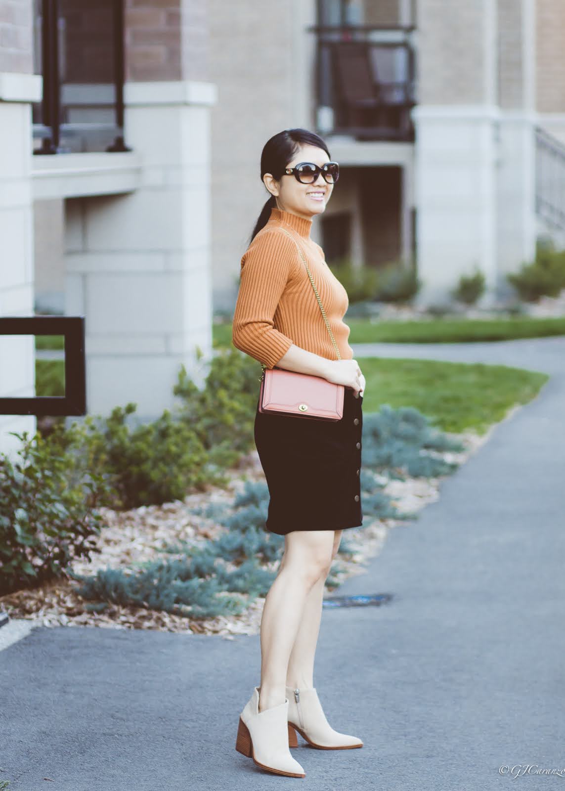 Black Corduroy Mini Skirt With Orange Turtleneck and Ankle Boots Black Corduroy Mini Skirt With Orange Turtleneck and Ankle Boots — Corduroy Skirt Outfit