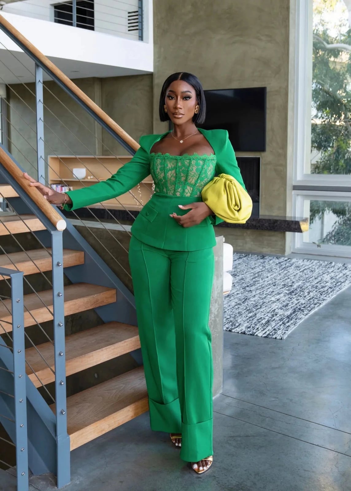 Monochromatic Green Lace Corset With Oversized Blazer Monochromatic Green Lace Corset With Oversized Blazer — Corset Outfits