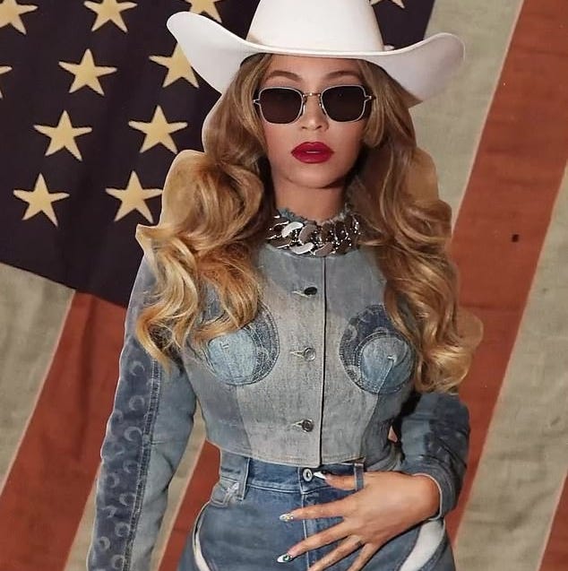 Denim On Denim With White Cowboy Hat Denim On Denim With White Cowboy Hat — Cowboy Hat Outfits