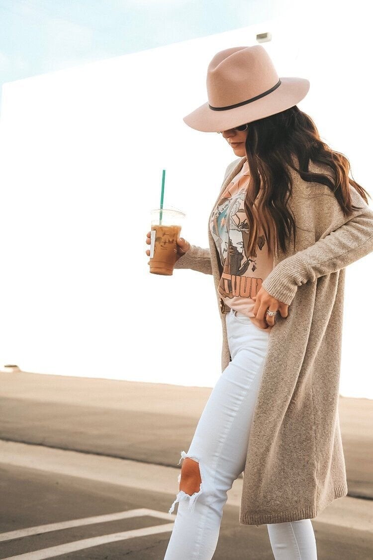 Long Cardigan With Graphic Tee And Cowboy Hat Long Cardigan With Graphic Tee And Cowboy Hat — Cowboy Hat Outfits