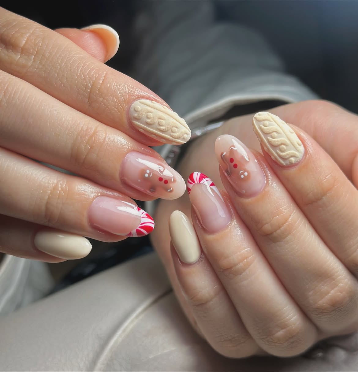 Cozy Cable Knit Candy Cane French Tips