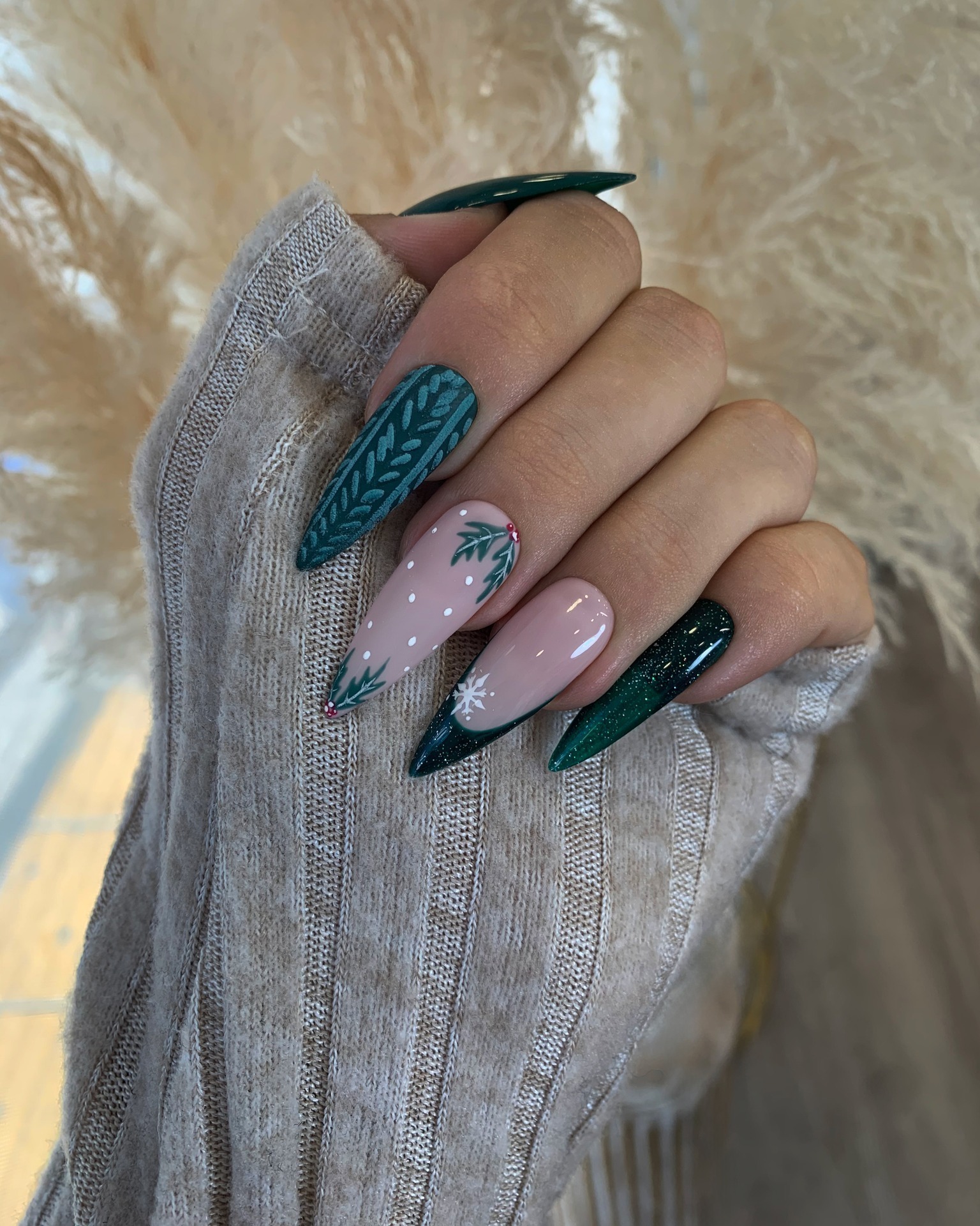 Cozy Christmas Sweater Nail Art Coffin Set