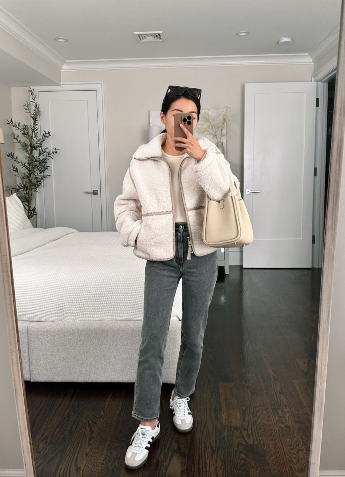 Cream Sherpa Jacket with Relaxed Jeans Cream Sherpa Jacket with Relaxed Jeans — Cozy Outfits