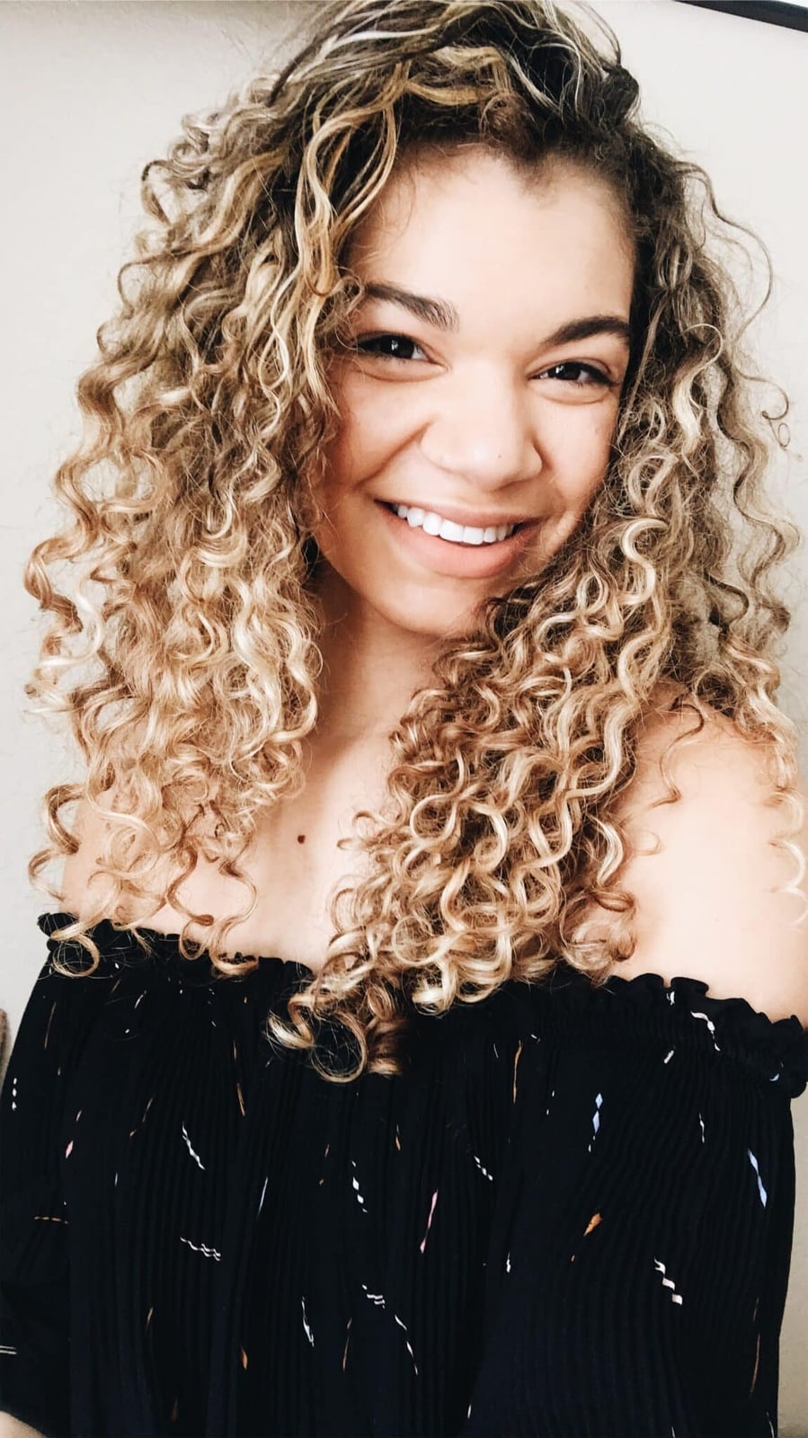 Collarbone Length Curly Hair With Curtain Bangs Collarbone Length Curly Hair With Curtain Bangs