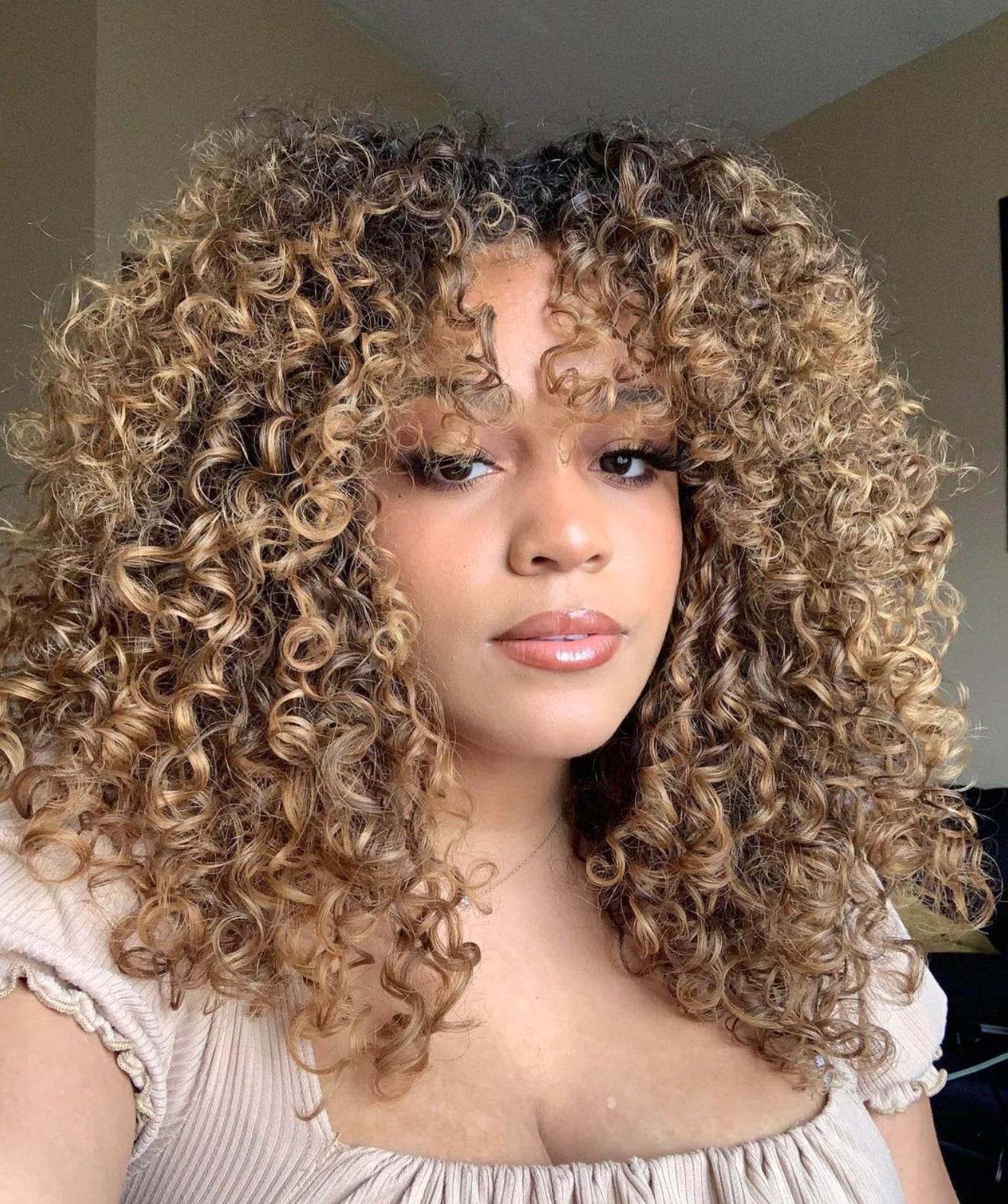 Collarbone Layered Cut With Blonde Highlights Collarbone Layered Cut With Blonde Highlights — Curly Hair