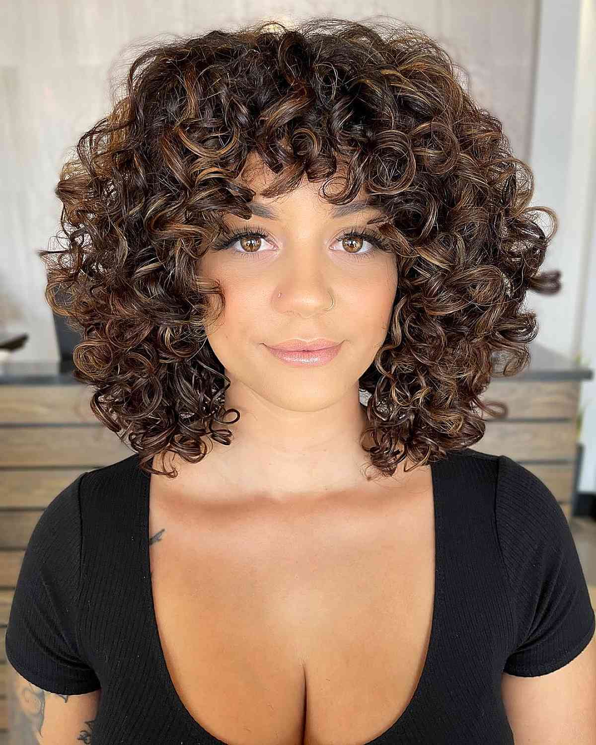 Collarbone Shag With Honey Highlights Collarbone Shag With Honey Highlights — Curly Hair Cuts