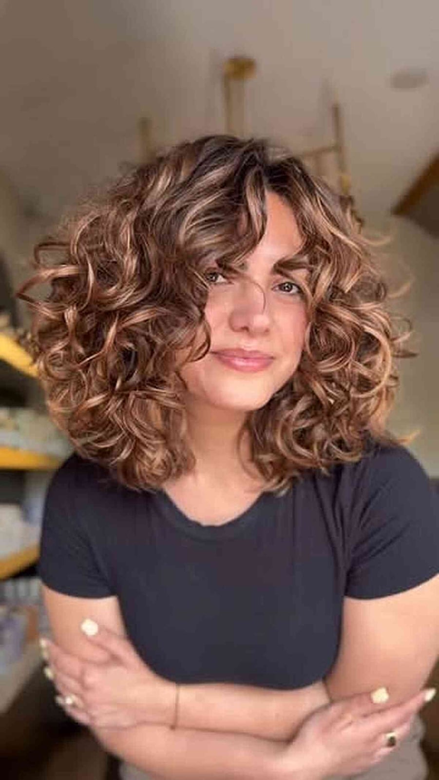 Shoulder Length Layers With Blonde Highlights Shoulder Length Layers With Blonde Highlights — Curly Hair Cutting