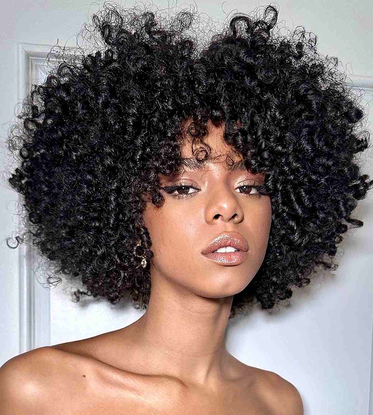 Voluminous Shoulder Length Afro Shape Voluminous Shoulder Length Afro Shape — Curly Hair Cutting