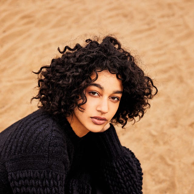 Thick Black Curly Hair With Voluminous Curls, Collarbone Thick Black Curly Hair With Voluminous Curls, Collarbone — Curly Hair Natural
