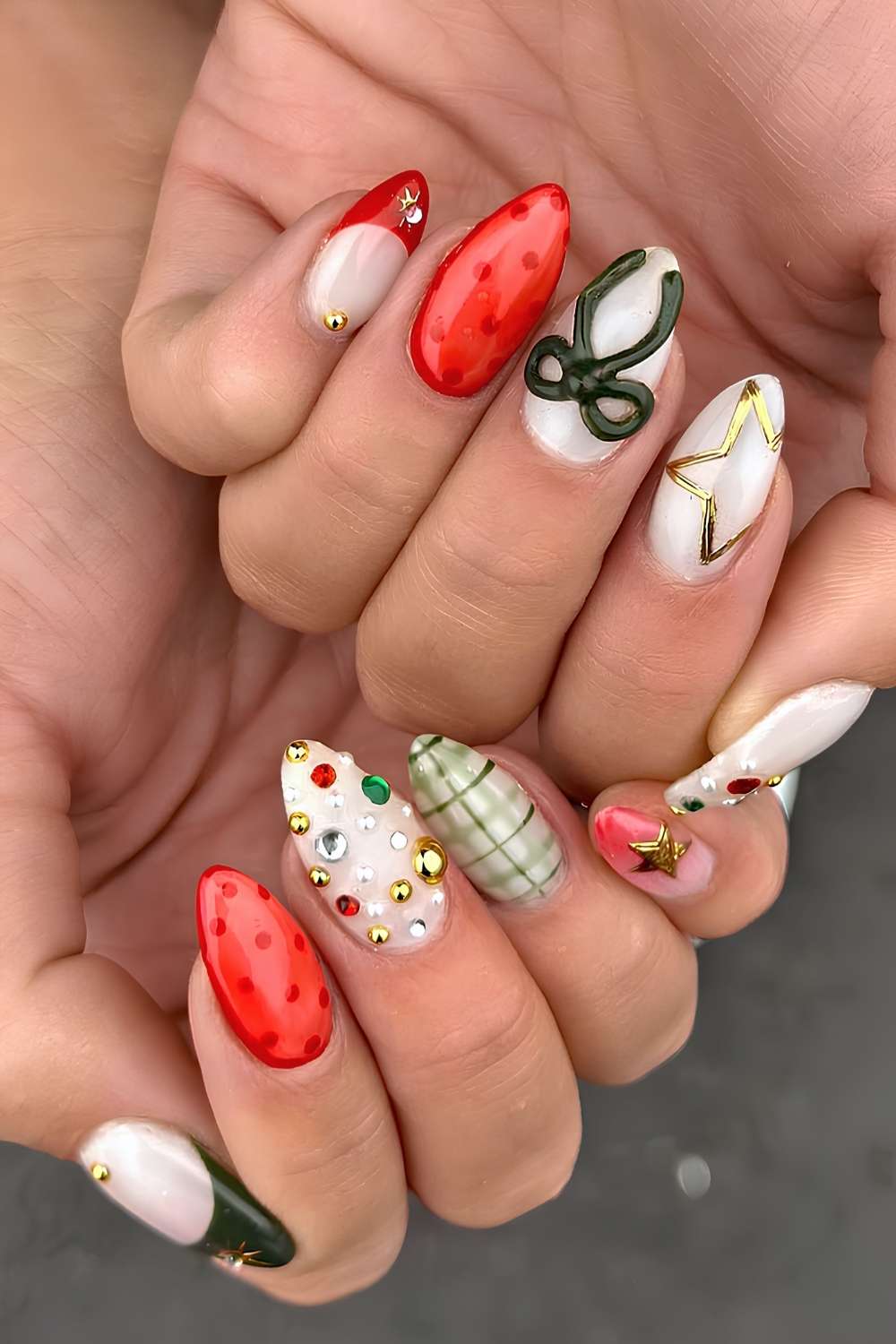 Medium Almond Festive Christmas Nails Medium Almond Festive Christmas Nails — Cute Almond Nails