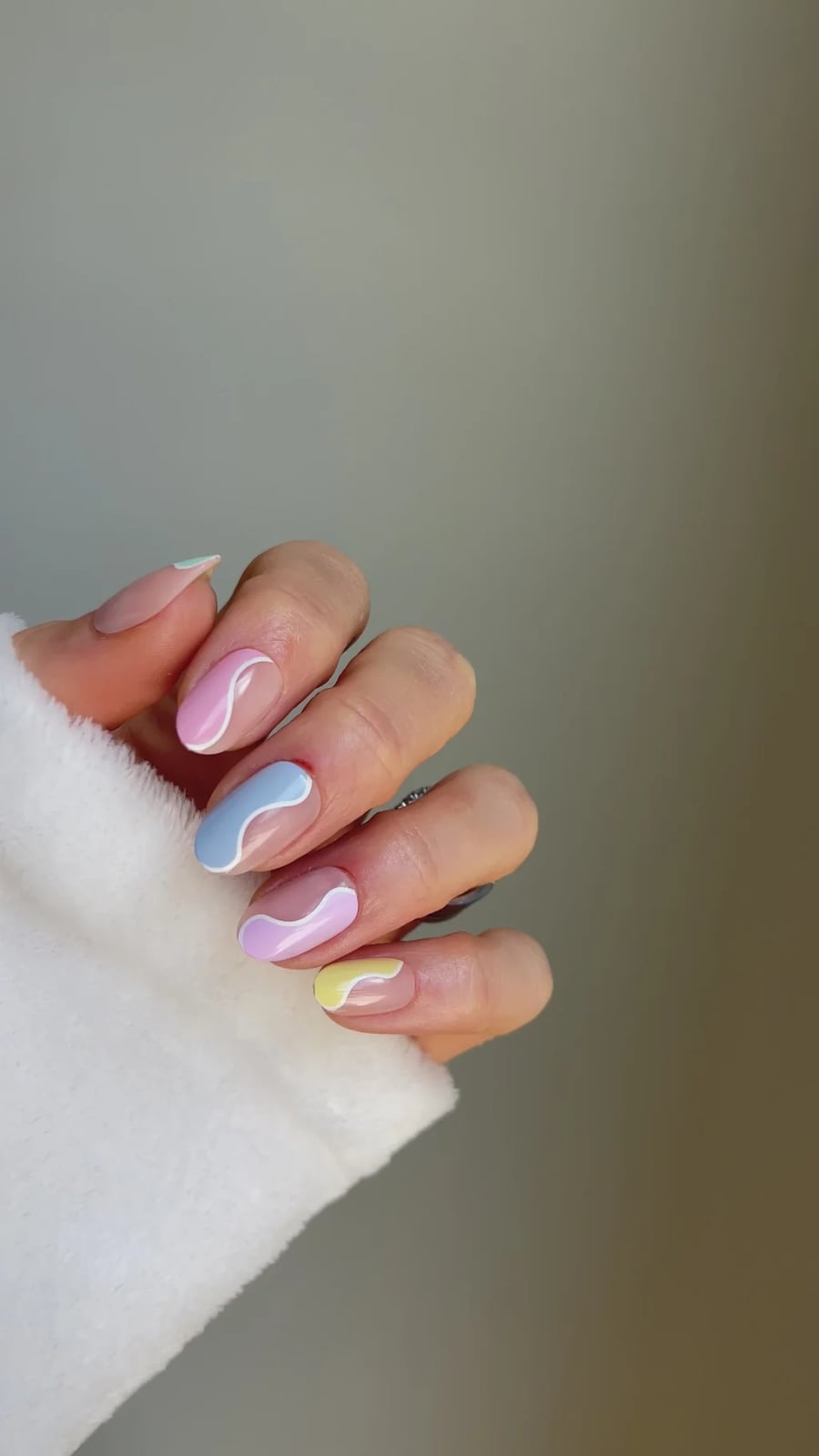 Short Almond Pastel Wavy Lines Short Almond Pastel Wavy Lines — Cute Almond Nails