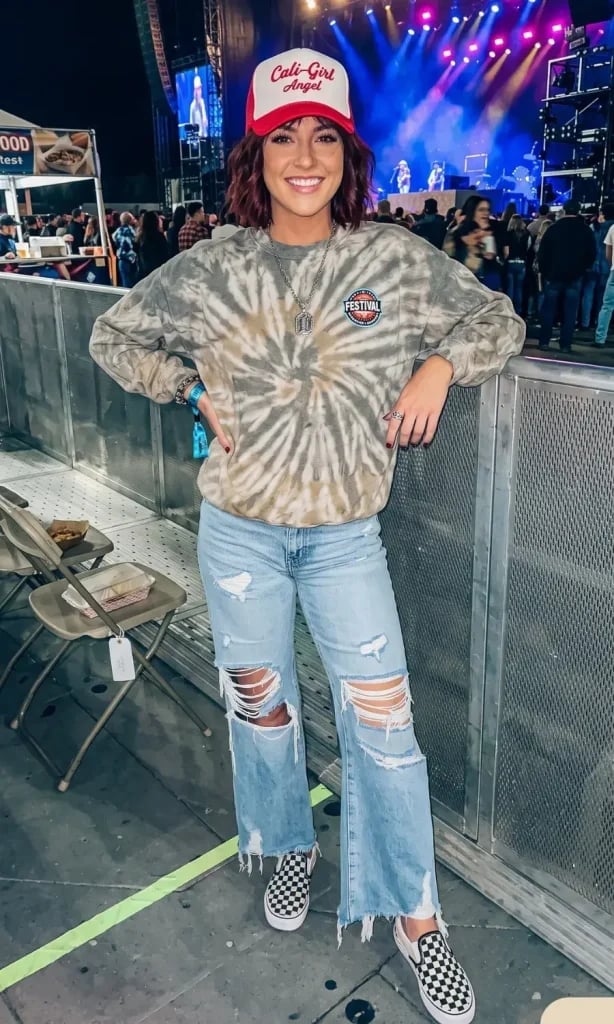 Tie-Dye Sweatshirt with Ripped Jeans Tie-Dye Sweatshirt with Ripped Jeans — Cute Concert Outfit
