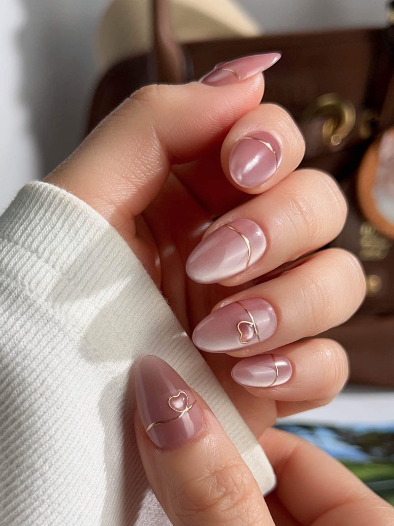 Medium Almond Velvet Gradient Heart Nails Medium Almond Velvet Gradient Heart Nails — Cute Nails