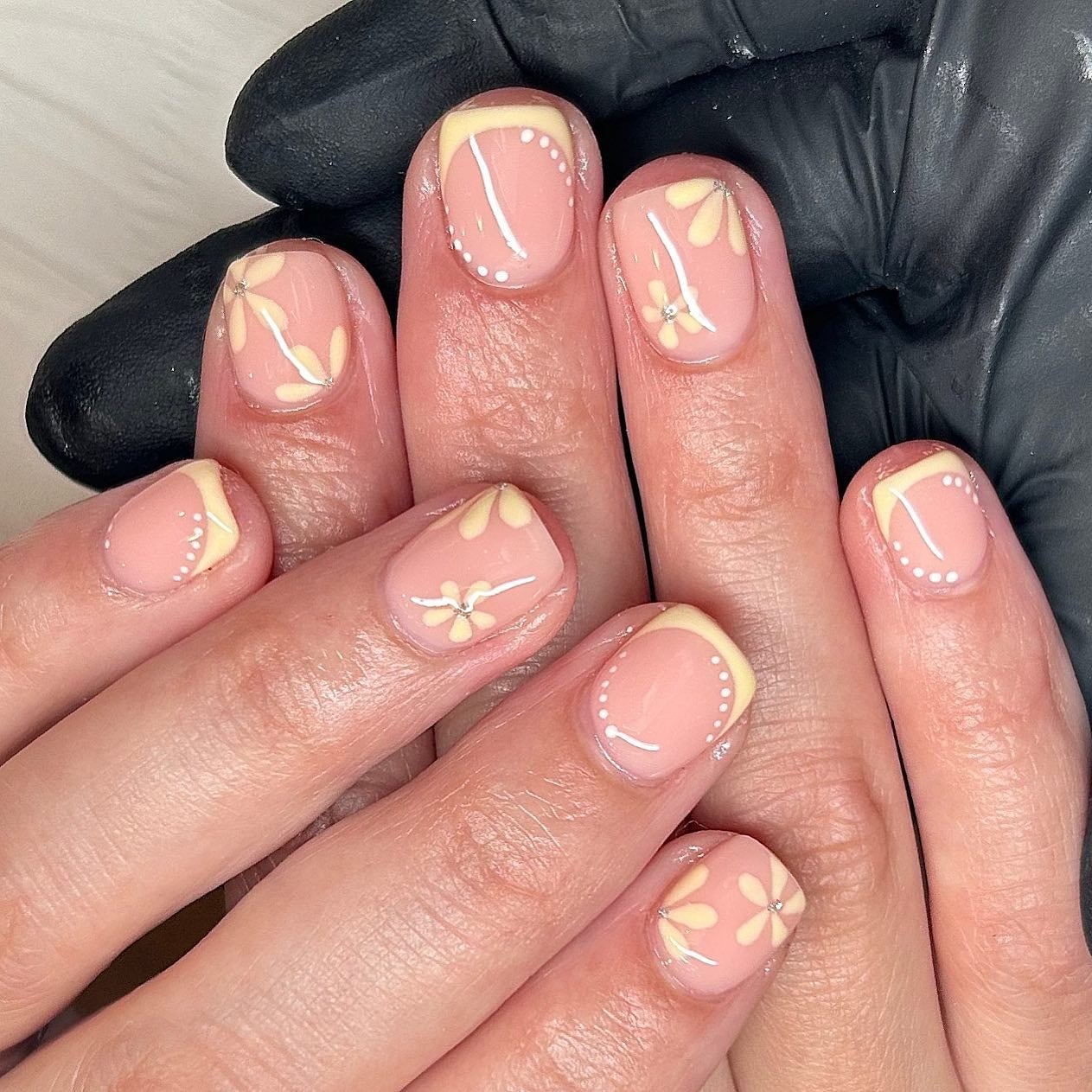 Sheer Pink Yellow French White Dot Rhinestone Short Square Nails Sheer Pink Yellow French White Dot Rhinestone Short Square Nails — Cute Square Nails