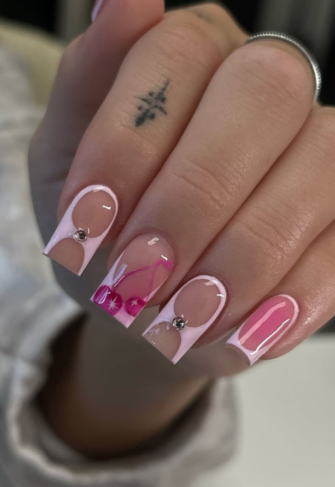 Long Square Green French Tip Flower Accent Nails, Close-Up Take Long Square Green French Tip Flower Accent Nails, Close-Up Take — Cute Square Nails