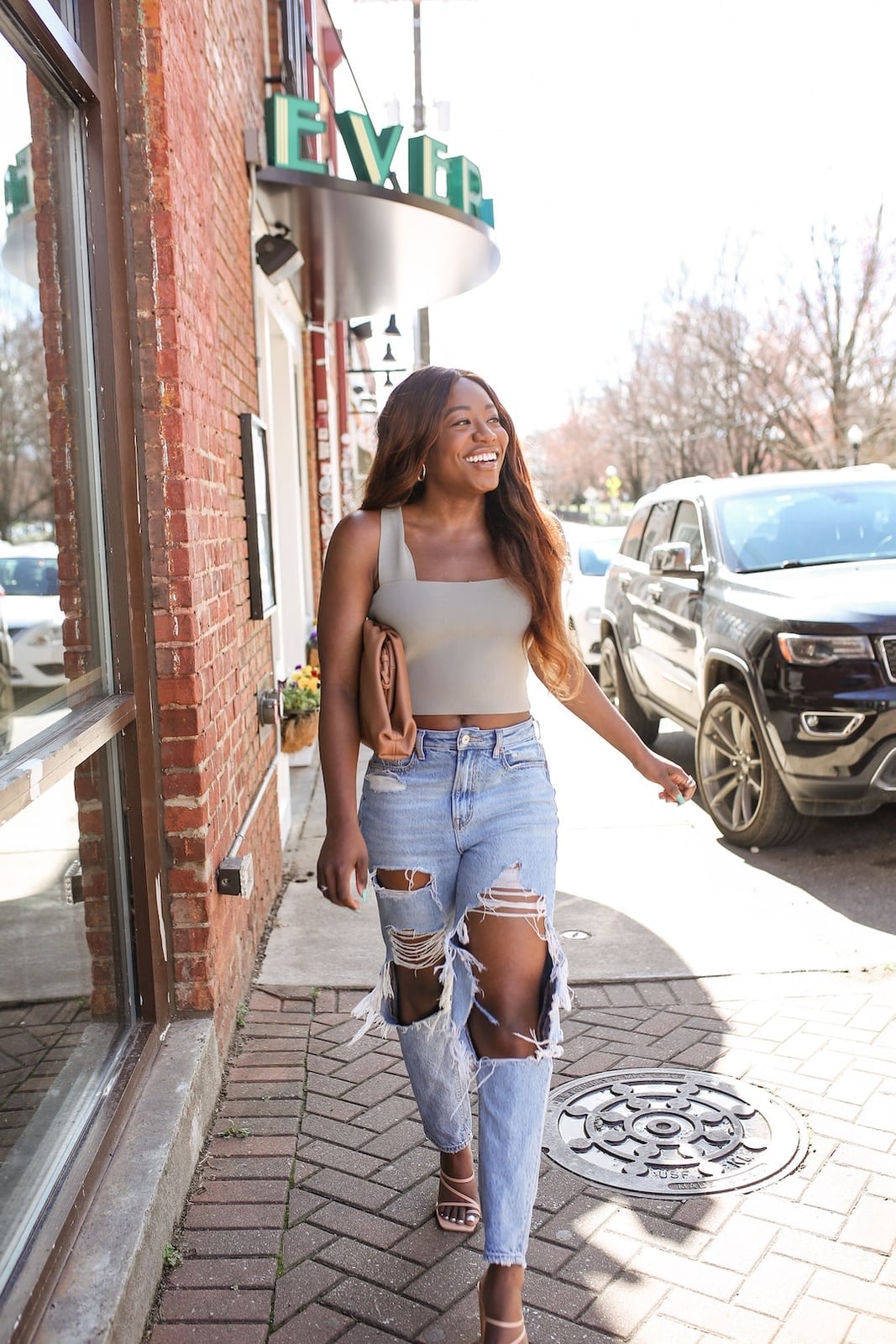 Distressed Jeans with Sage Green Crop Top Distressed Jeans with Sage Green Crop Top — Date Outfit