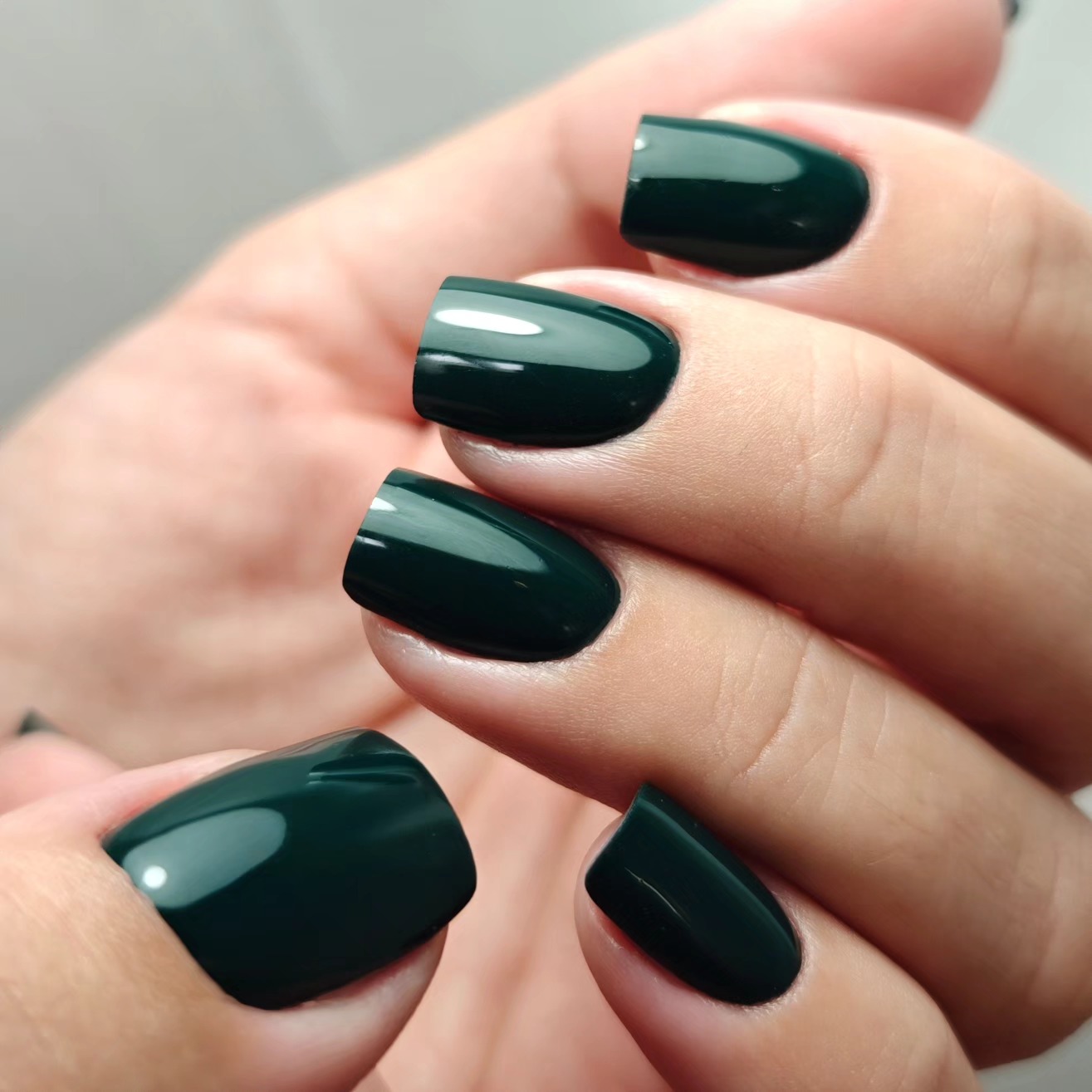 Deep Emerald Glossy Square Nails