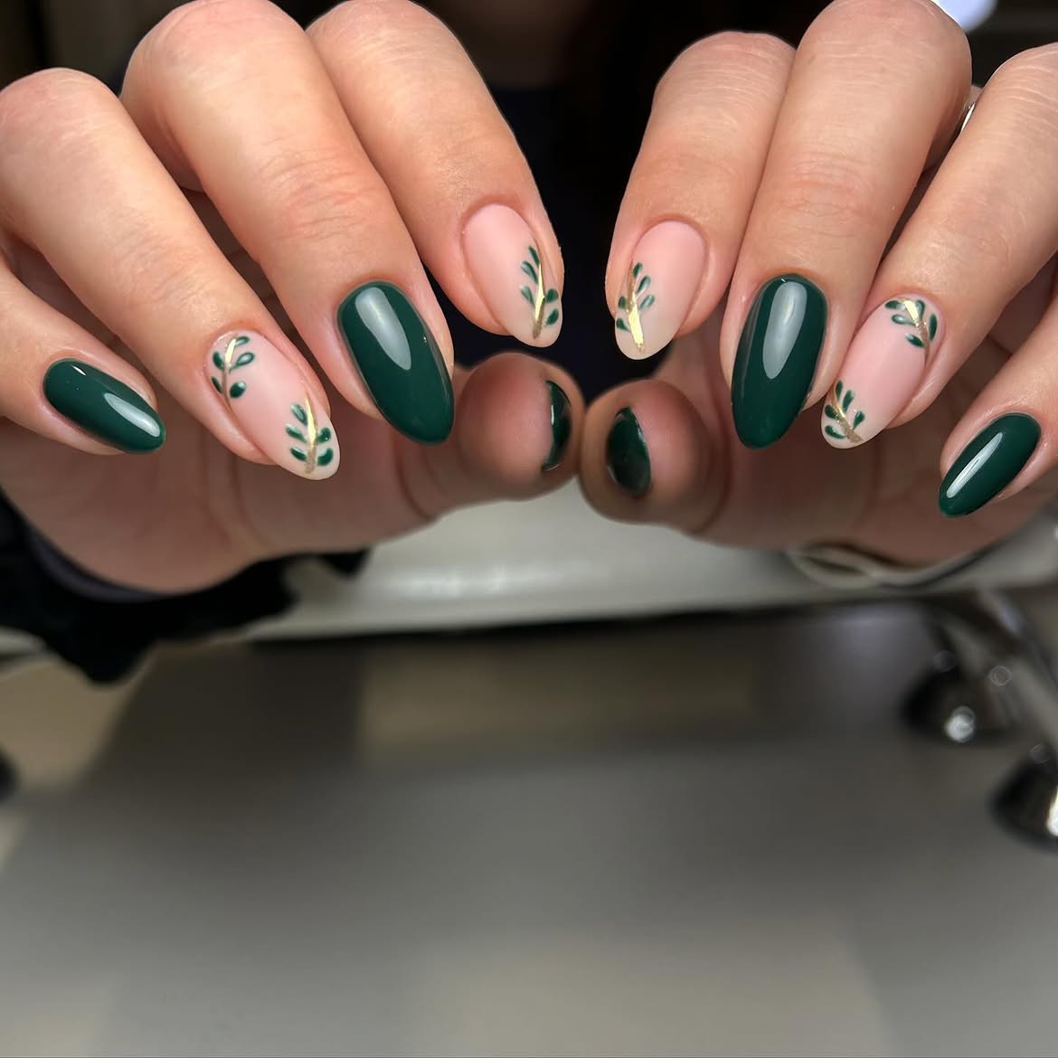 Deep Emerald Green Leaf Accent Nails