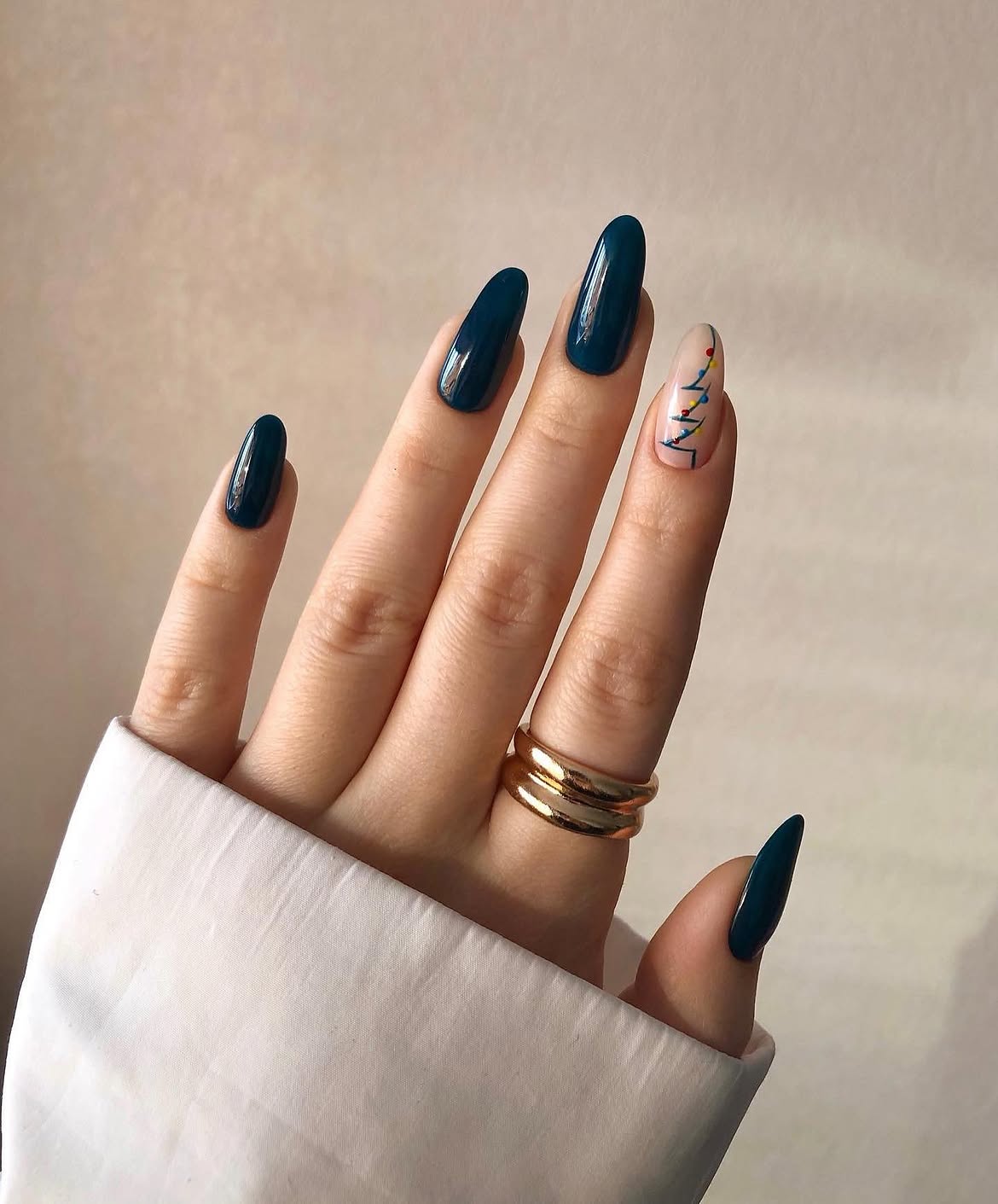 Deep Teal Christmas Tree Accent Nails