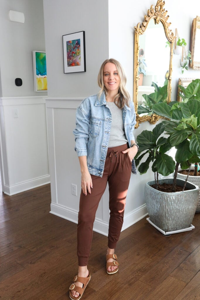 Oversized Denim Jacket With Sweatpants Oversized Denim Jacket With Sweatpants — Denim Jacket Outfits