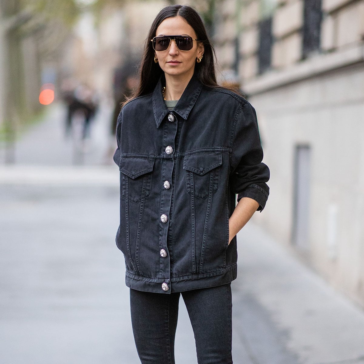 Oversized Black Denim Jacket With Silver Buttons Oversized Black Denim Jacket With Silver Buttons — Denim Jacket Outfits