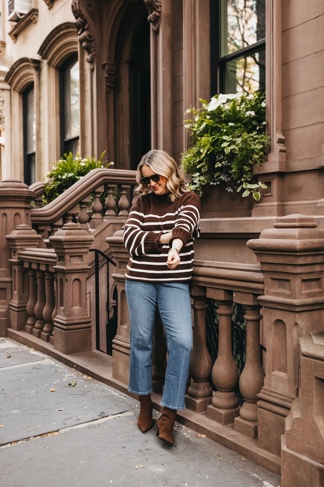 Cropped Flare Jeans With Striped Knit Sweater Cropped Flare Jeans With Striped Knit Sweater — Denim Outfits