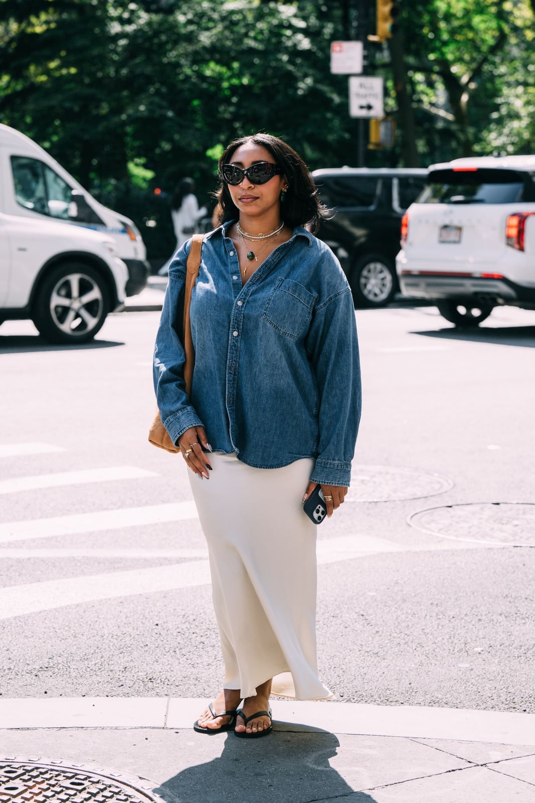 Oversized Denim Shirt With Cream Maxi Skirt Oversized Denim Shirt With Cream Maxi Skirt — Denim Outfits