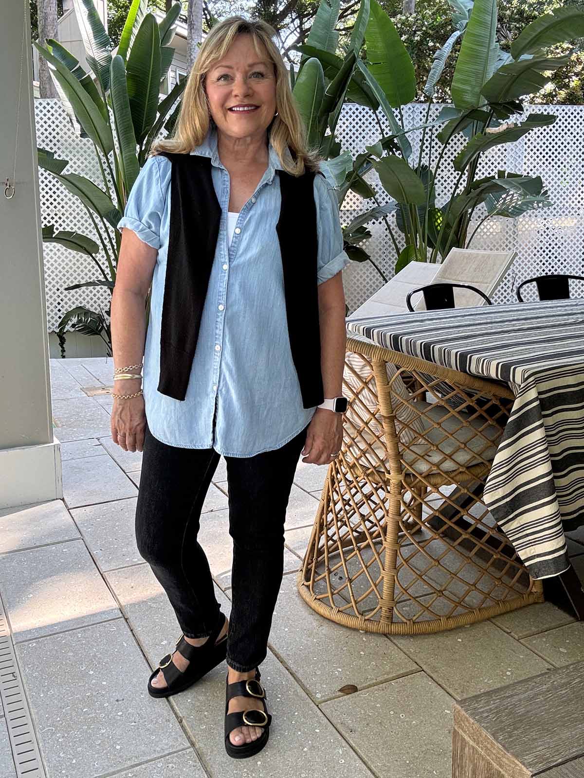 Straight Leg Jeans With Sweater Vest Straight Leg Jeans With Sweater Vest — Denim Outfits