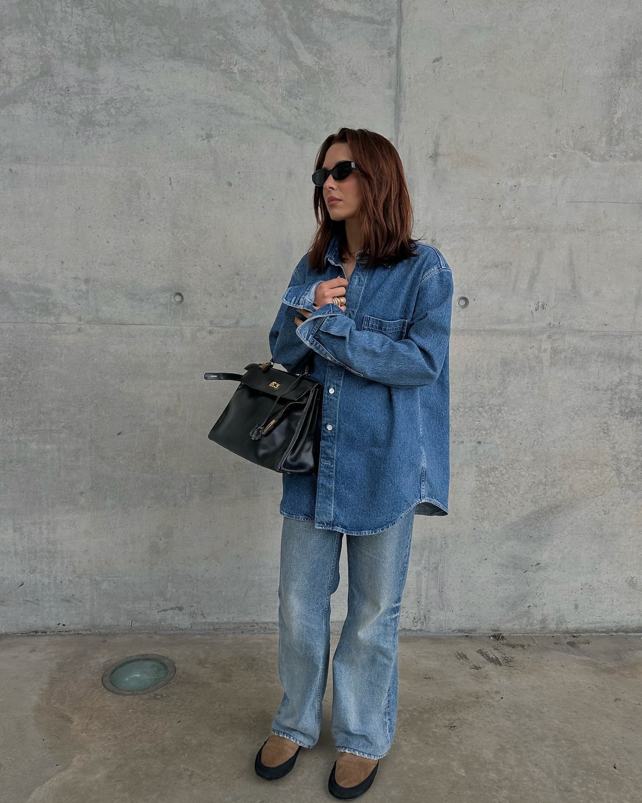 Layered oversized denim shirt with wide-leg jeans Layered oversized denim shirt with wide-leg jeans — Denim Top Outfit