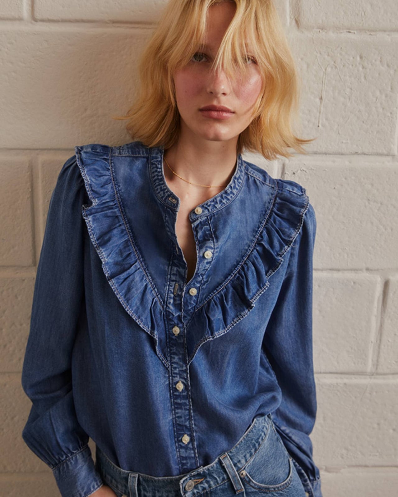 Blue denim top with ruffled neckline Blue denim top with ruffled neckline — Denim Top Outfit