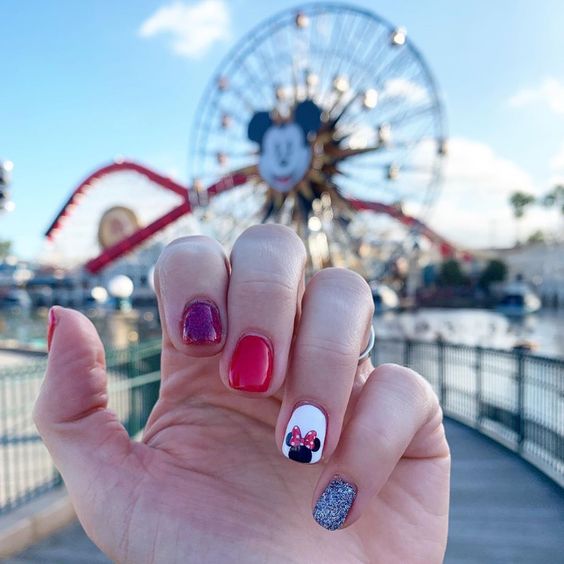 Minnie Mouse Red Bow Medium Almond Nails Minnie Mouse Red Bow Medium Almond Nails — Disney Nails